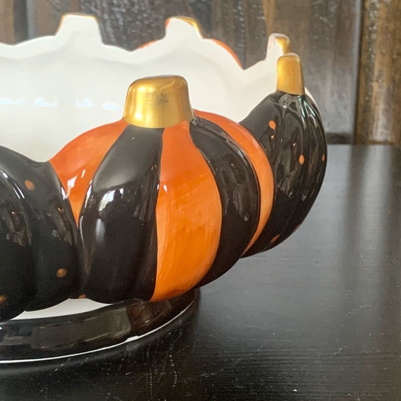 Hand Painted Vintage Style Halloween Pumpkin Serving Bowl - Picture 5 of 9
